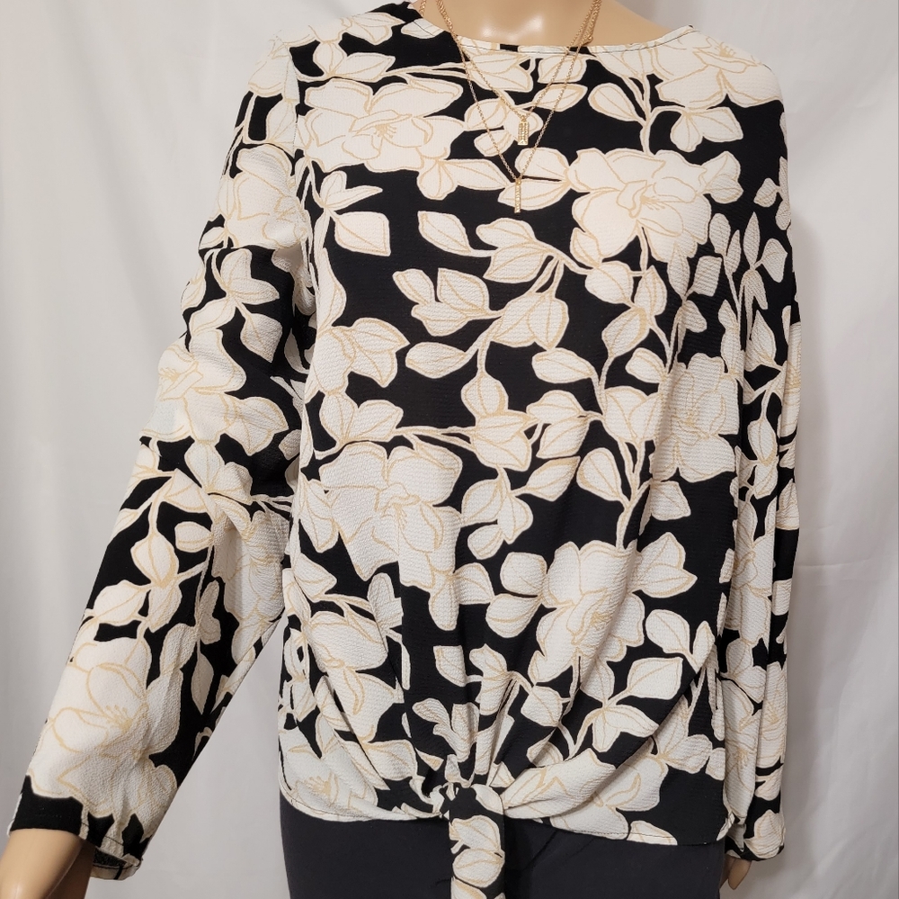 AVA&VIV 1x ladies blouse Black-and-white floral top NWOT
